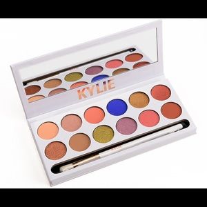 Kylie Cosmetics Royal Peach Eyeshadow Palette